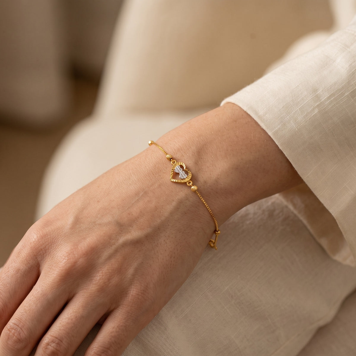 Gold Medallion Heart Bracelet 22KT - FKJBRL22KU6679